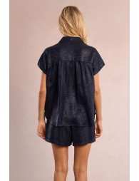 Camisa de mujer de manga corta, efecto satinado.