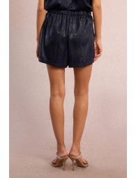 Short de mujer corto, efecto satinado, con lazada.