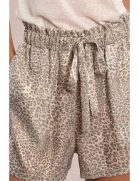 "Flowing shorts, leopard print, satin effect"