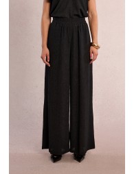 Pantalón de mujer largo, perneras rectas.