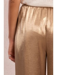 Pantalón de mujer largo, satinado, perneras rectas.