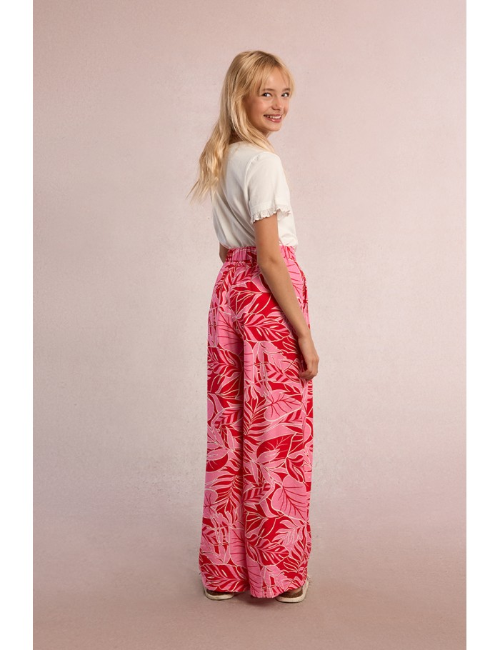Pantalón de niña largo, con pliegues y estampado.