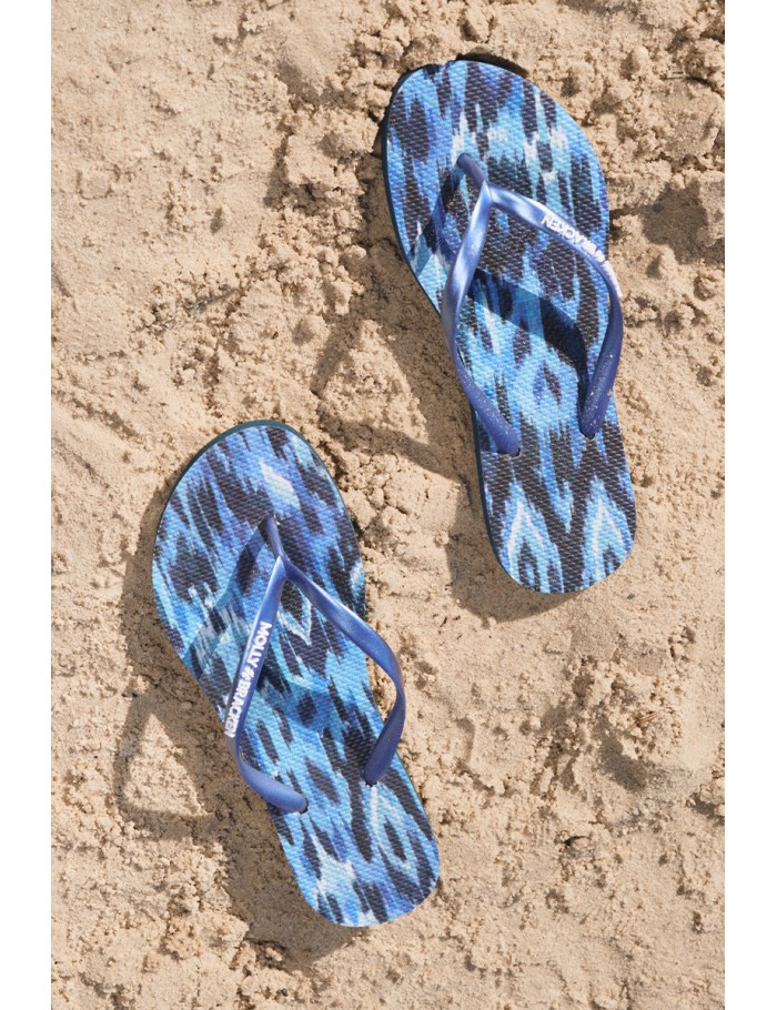 Chanclas de mujer de tiras finas, con estampado.