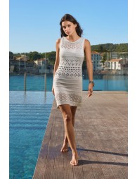 Mini-robe de plage en crochet