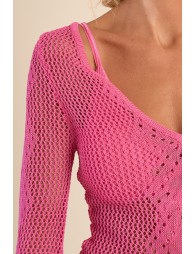 Vestido ajustado, de manga larga, crochet.