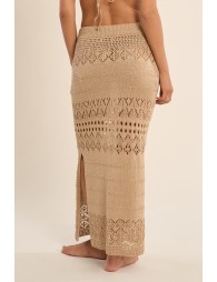 Falda larga, de crochet.