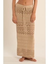 Falda larga, de crochet.