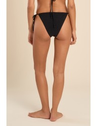 Braguita de bikini, en tejido brillante, con lazada.