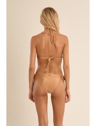 Top de bikini triángulo, en tejido brillante.