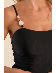 Maillot de bain une pièce, détail perles