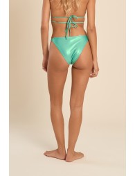 Braguita de bikini de tiro medio, detalle corazón.