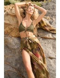 Pantalón de mujer largo, con lazada.