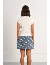 Jersey de mujer de manga corta mariposa, cuello alto.