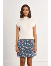 Jersey de mujer de manga corta mariposa, cuello alto.