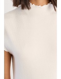 Jersey de mujer de manga corta mariposa, cuello alto.