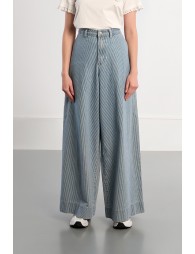 Pantalón de mujer largo, con estampado.