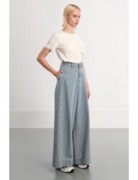 Pantalón de mujer largo, con estampado.