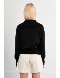 Chaqueta de mujer de manga larga, cuello muy alto.