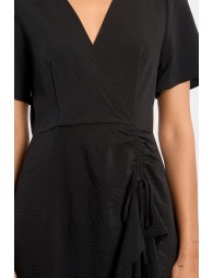 Vestido de manga corta, drapeado.