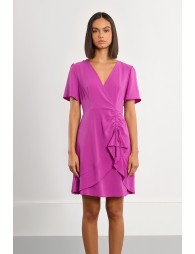 Vestido de manga corta, drapeado.