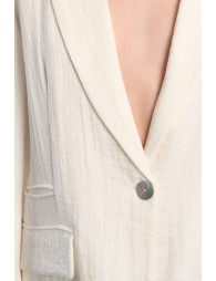 Blazer de mujer de manga larga, cuello y solapa.