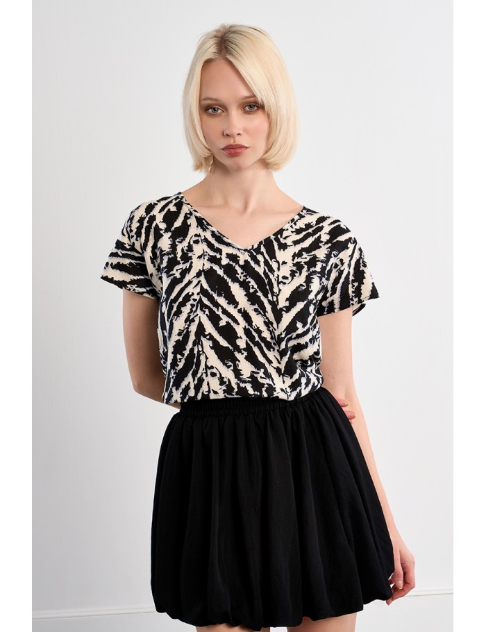 Top de mujer de manga corta, con estampado.