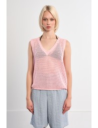Sleeveless knitted sweater