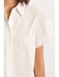 Camisa de mujer de manga corta, abullonada.