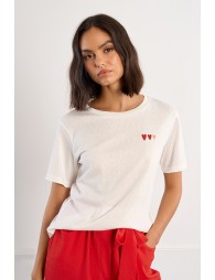 Camiseta de mujer de manga corta, detalle corazones.
