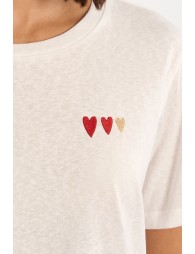 Camiseta de mujer de manga corta, detalle corazones.