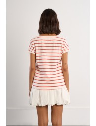 T-shirt à rayures rouges