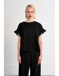 Casual T-shirt with ruffled sleeves