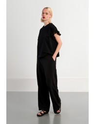 Casual T-shirt with ruffled sleeves