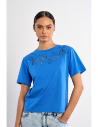 Camiseta de mujer de manga corta, detalle flores.