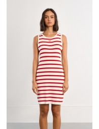 Vestido de manga sisa, estampado rayas.