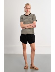 T-shirt rayé noir avec ouverture en cœur