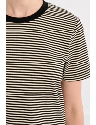 T-shirt rayé noir avec ouverture en cœur