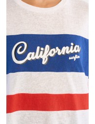 Camiseta de mujer de manga corta, con estampado frontal.