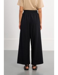 Pantalón de mujer largo, vaporoso.