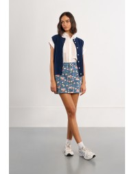 Camisa de mujer de manga corta, bajo asimétrico.