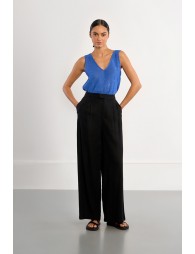 Pantalón de mujer largo, detalle pliegues.