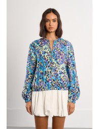 Bomber de mujer, con estampado animal.