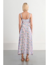 Vestido de mujer largo, de tirantes, con estampado.