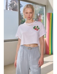 Camiseta de mujer de manga corta, con estampado frontal.