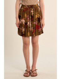 Falda corta, plisada, con estampado.