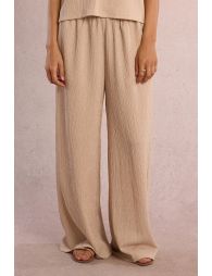 Pantalon droit et fluide en semi-transparence