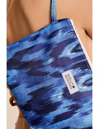 Bolso de mujer de mano, con estampado.